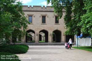 Melbourne University walk