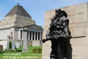 Shrine of Remembrance and Soldier