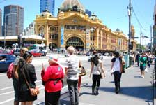 Discover Melbourne with a free guide